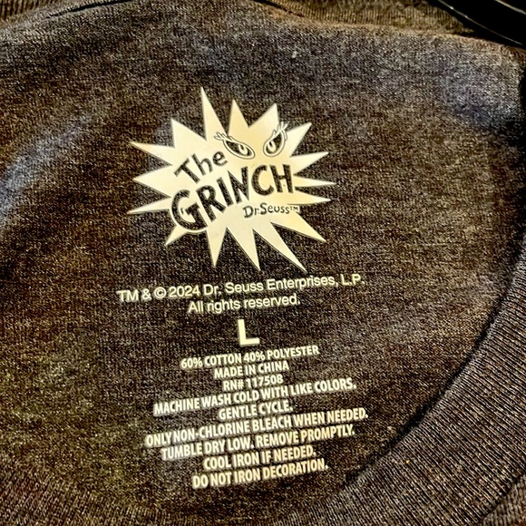 🎄GRINCH🎄LONG SLEEVE DK GRAY TOP W/LEFT SLEEVE, FRONT CHEST & BACK DESIGNS NWT - Picture 6 of 12